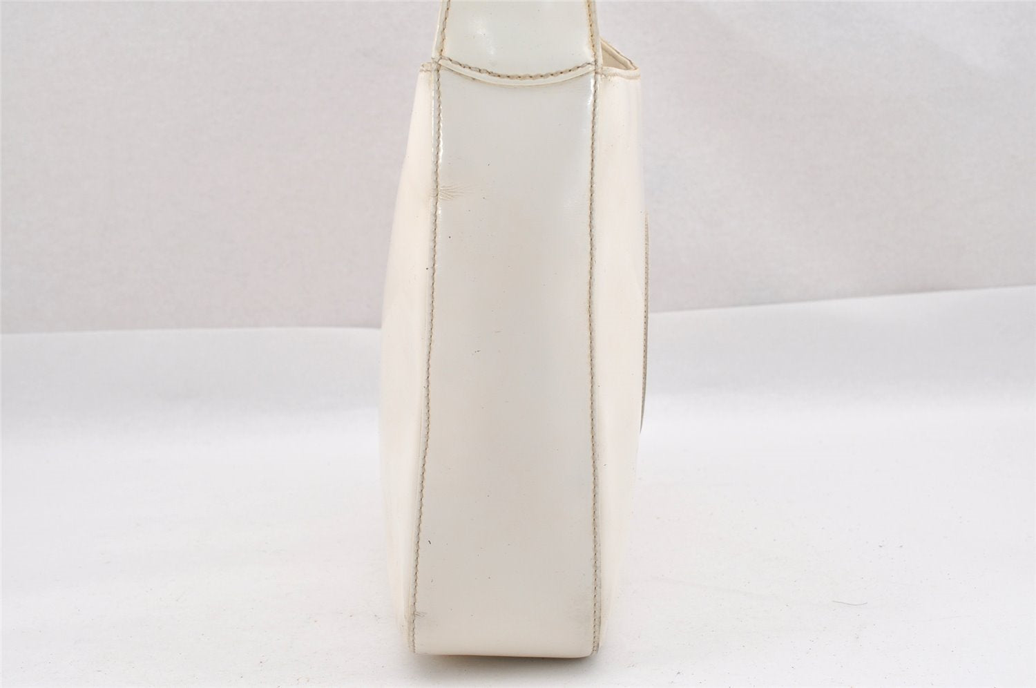 Authentic GUCCI Vintage SOHO Shoulder Hand Bag Purse Enamel White Junk 0865J