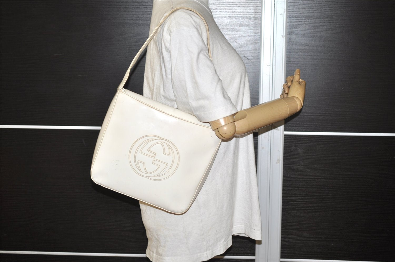 Authentic GUCCI Vintage SOHO Shoulder Hand Bag Purse Enamel White Junk 0865J