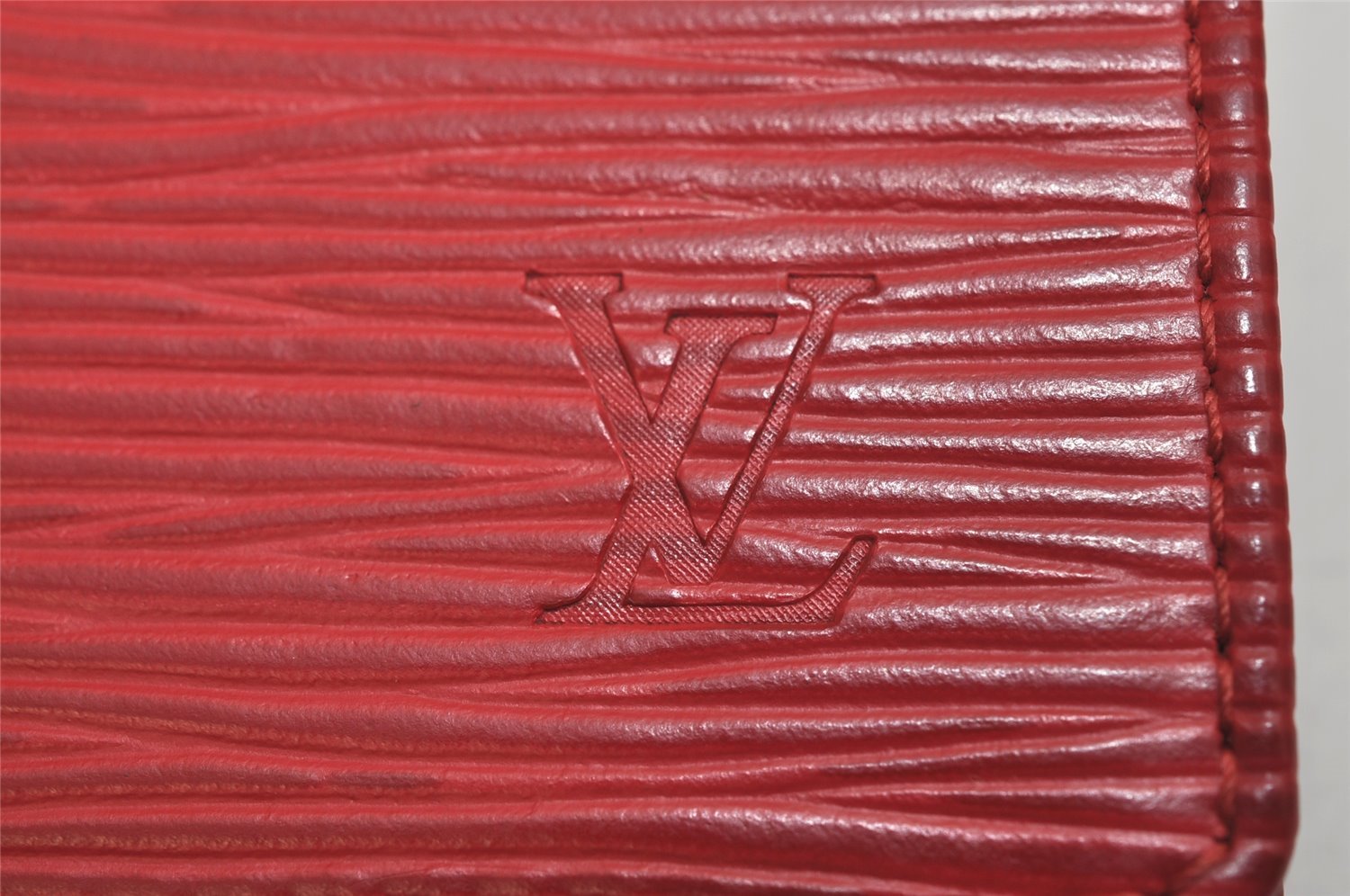 Authentic Louis Vuitton Epi Multicles 4 Key Case Red M63827 LV 0865K