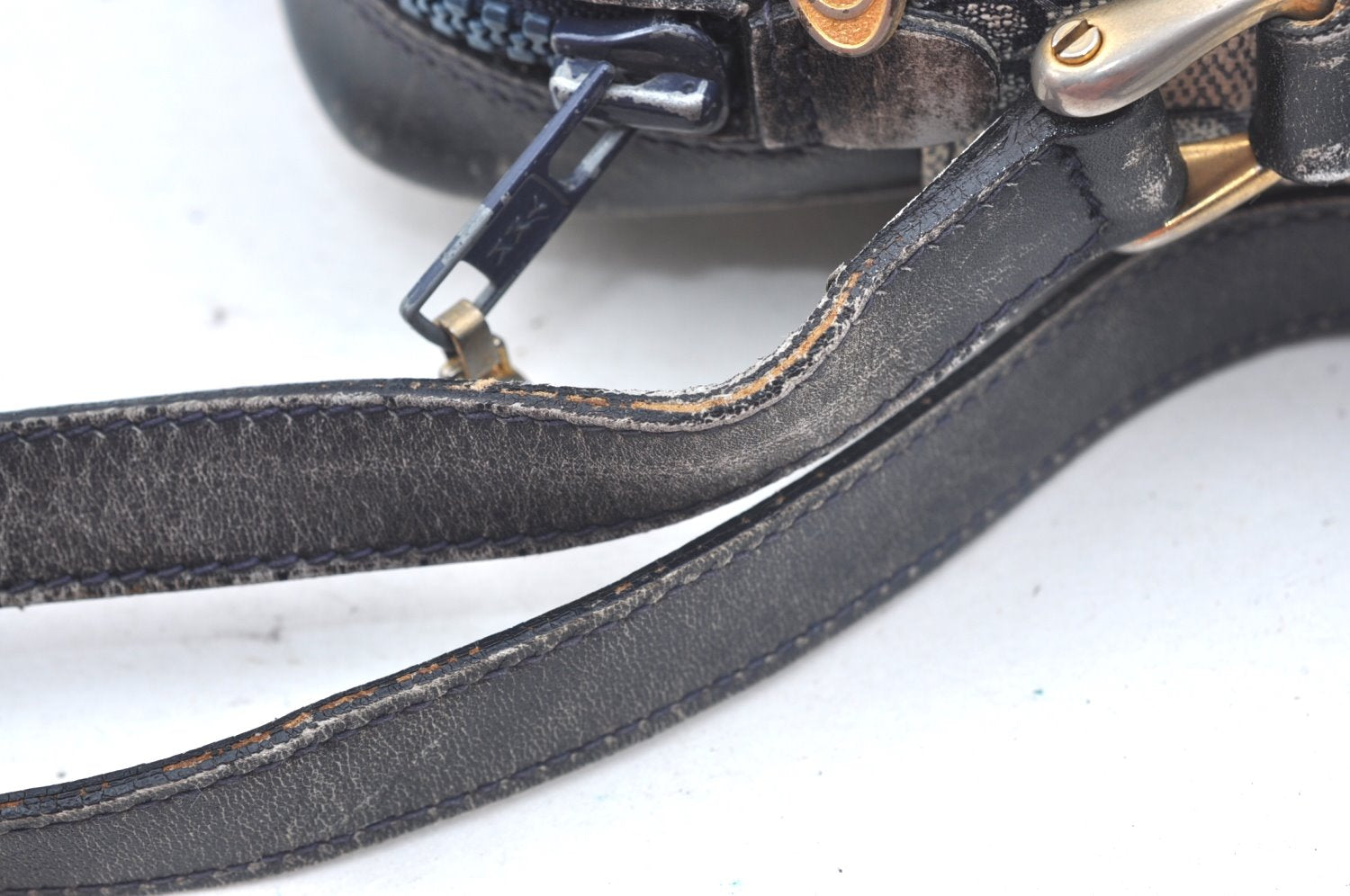 Authentic GUCCI Sherry Line Shoulder Bag GG PVC Leather Navy Blue Junk 0866J