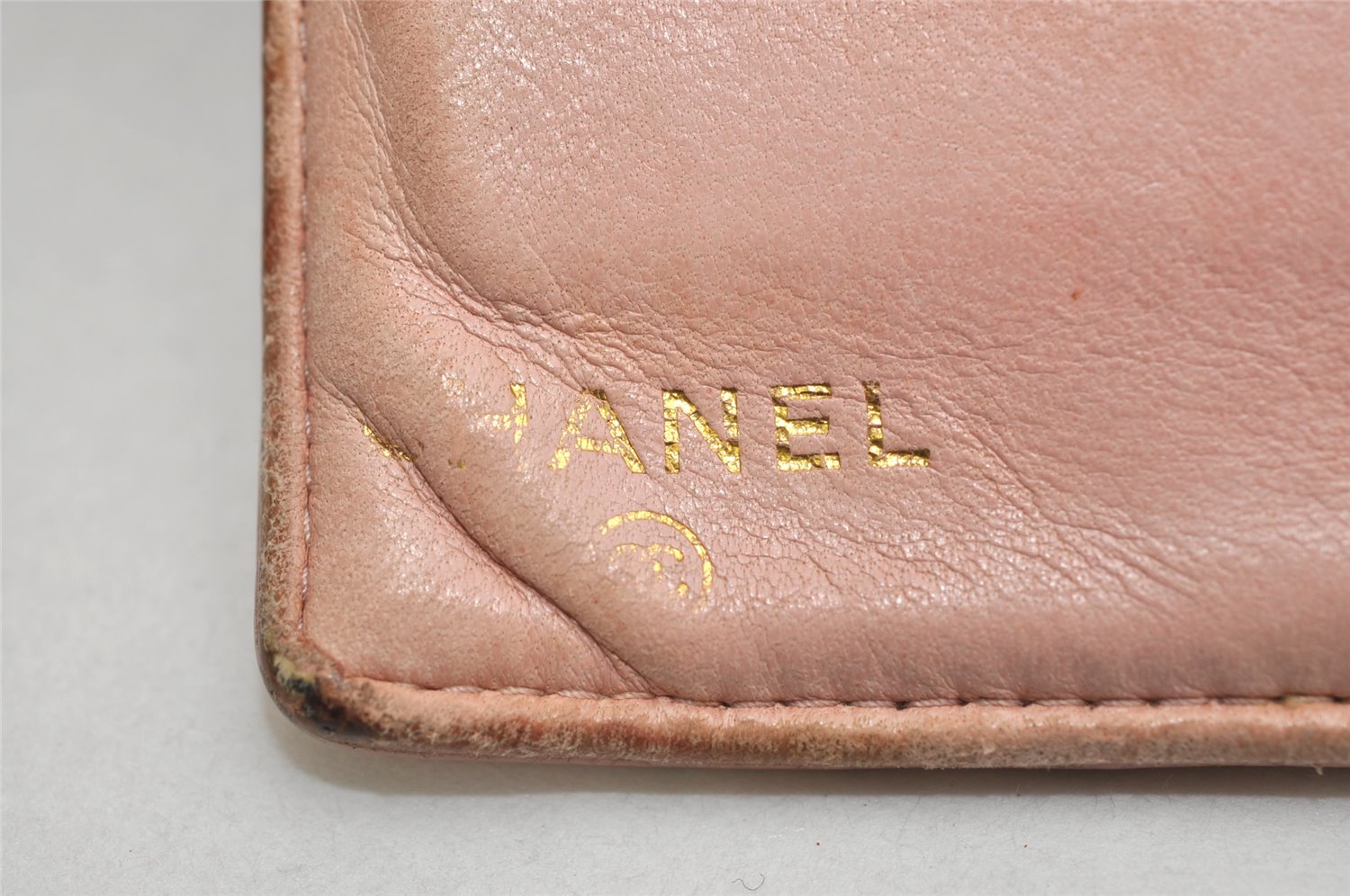 Authentic CHANEL Vintage Caviar Skin CC Logo Bifold Long Wallet Purse Pink 0878K