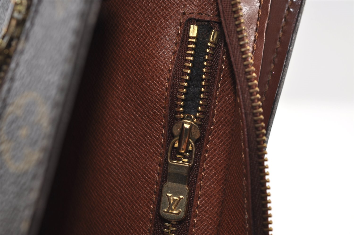 Authentic Louis Vuitton Monogram Enghien Shoulder Cross Bag M51205 LV 0881J