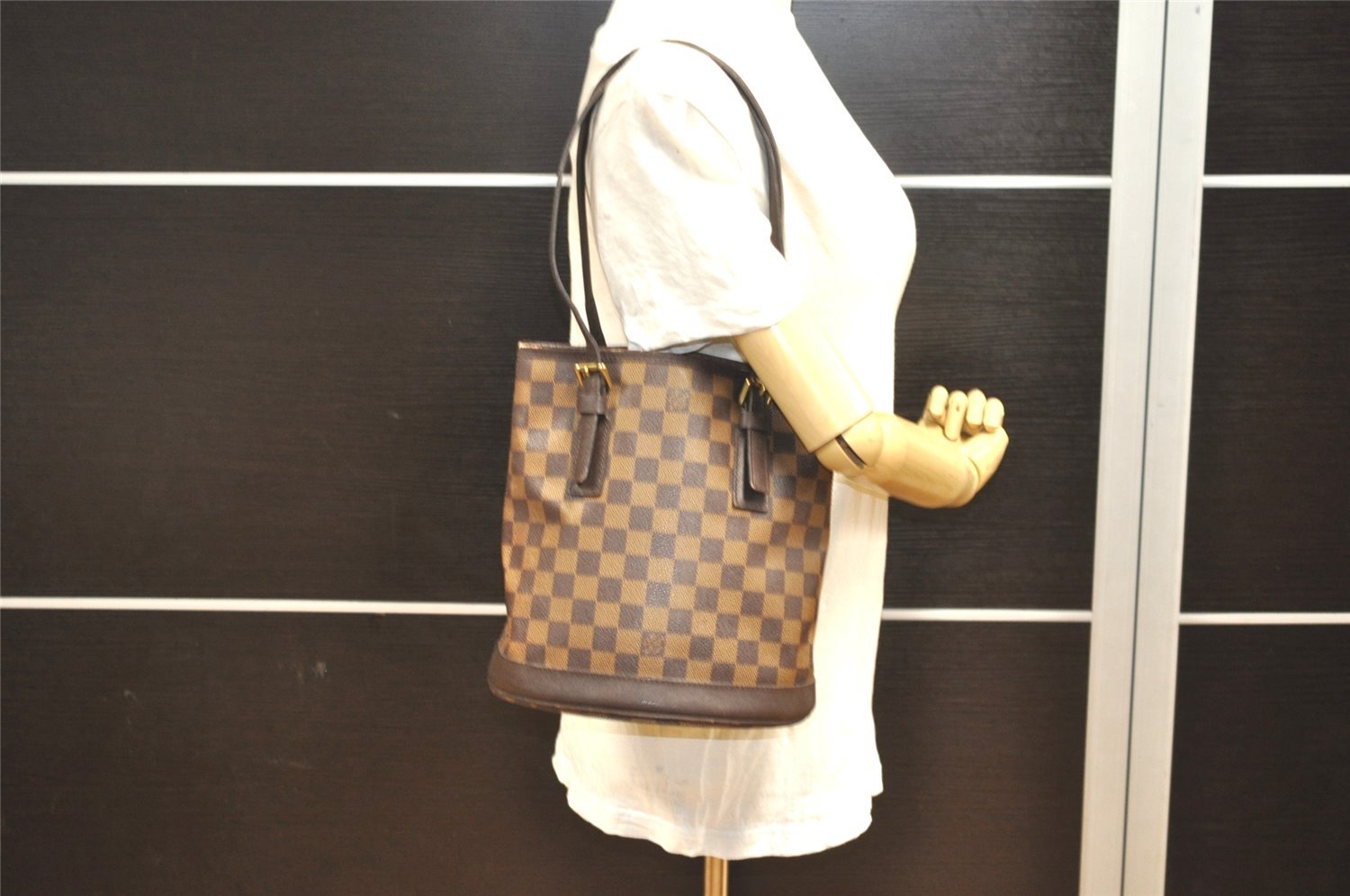 Authentic Louis Vuitton Damier Marais Bucket Shoulder Tote Bag N42240 LV 0882I
