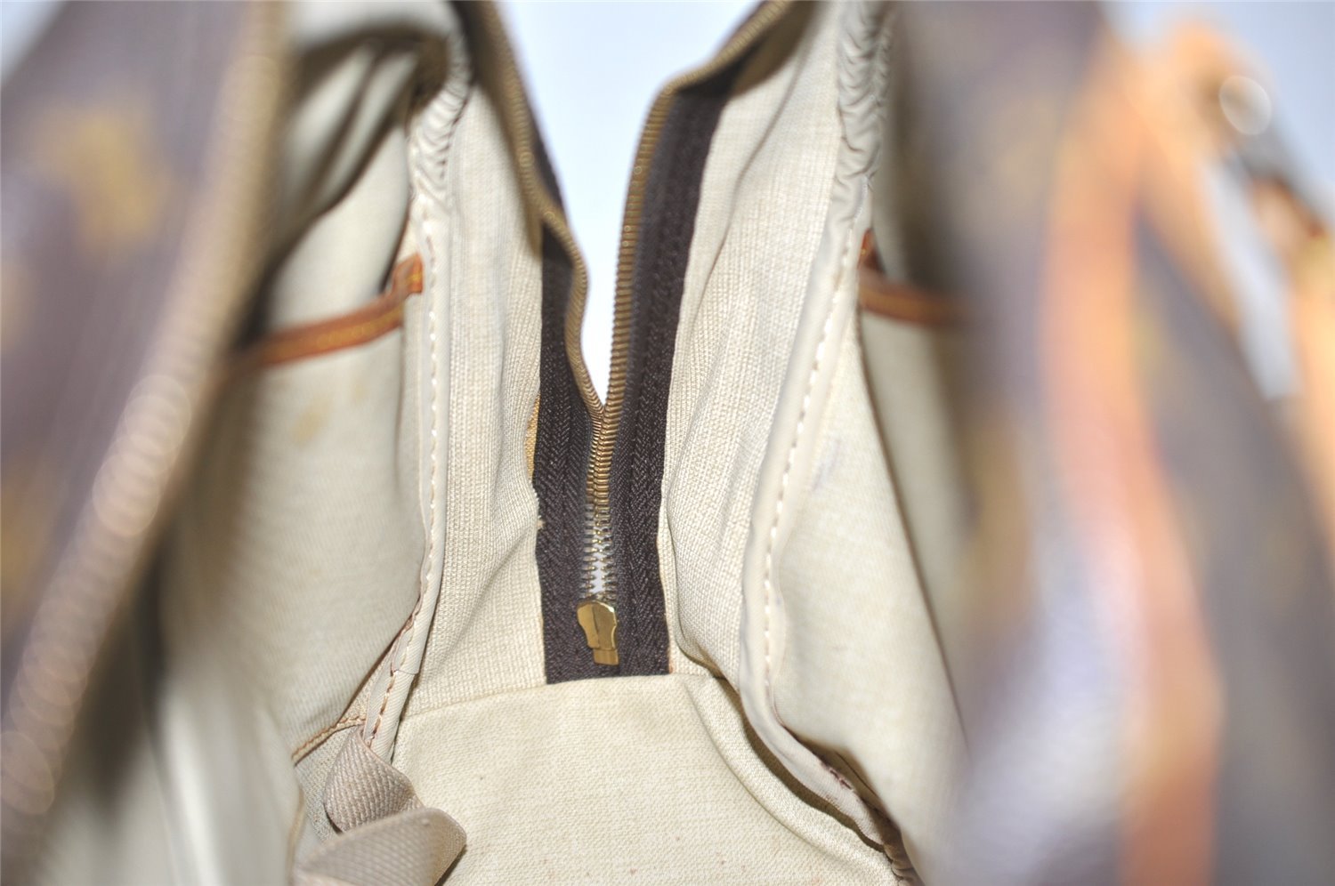 Authentic Louis Vuitton Monogram Deauville Hand Bag M47270 LV 0882J