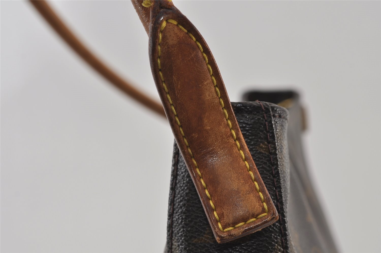 Authentic Louis Vuitton Monogram Looping GM Shoulder Bag M51145 LV 0883J