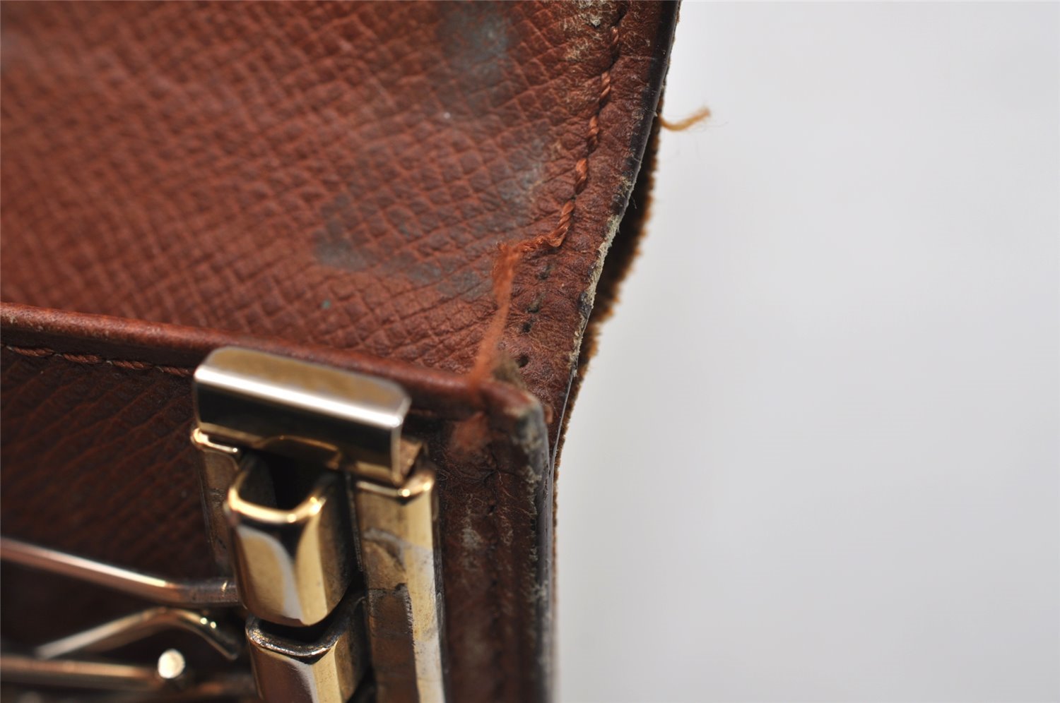 Authentic Louis Vuitton Monogram Multicles 6 Six Hooks Key Case M62630 LV 0887J