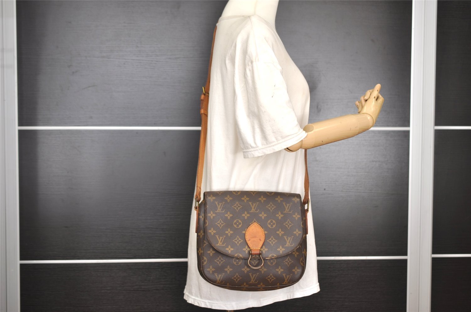 Authentic Louis Vuitton Monogram Saint Cloud GM M51242 Shoulder Cross Bag 0890I