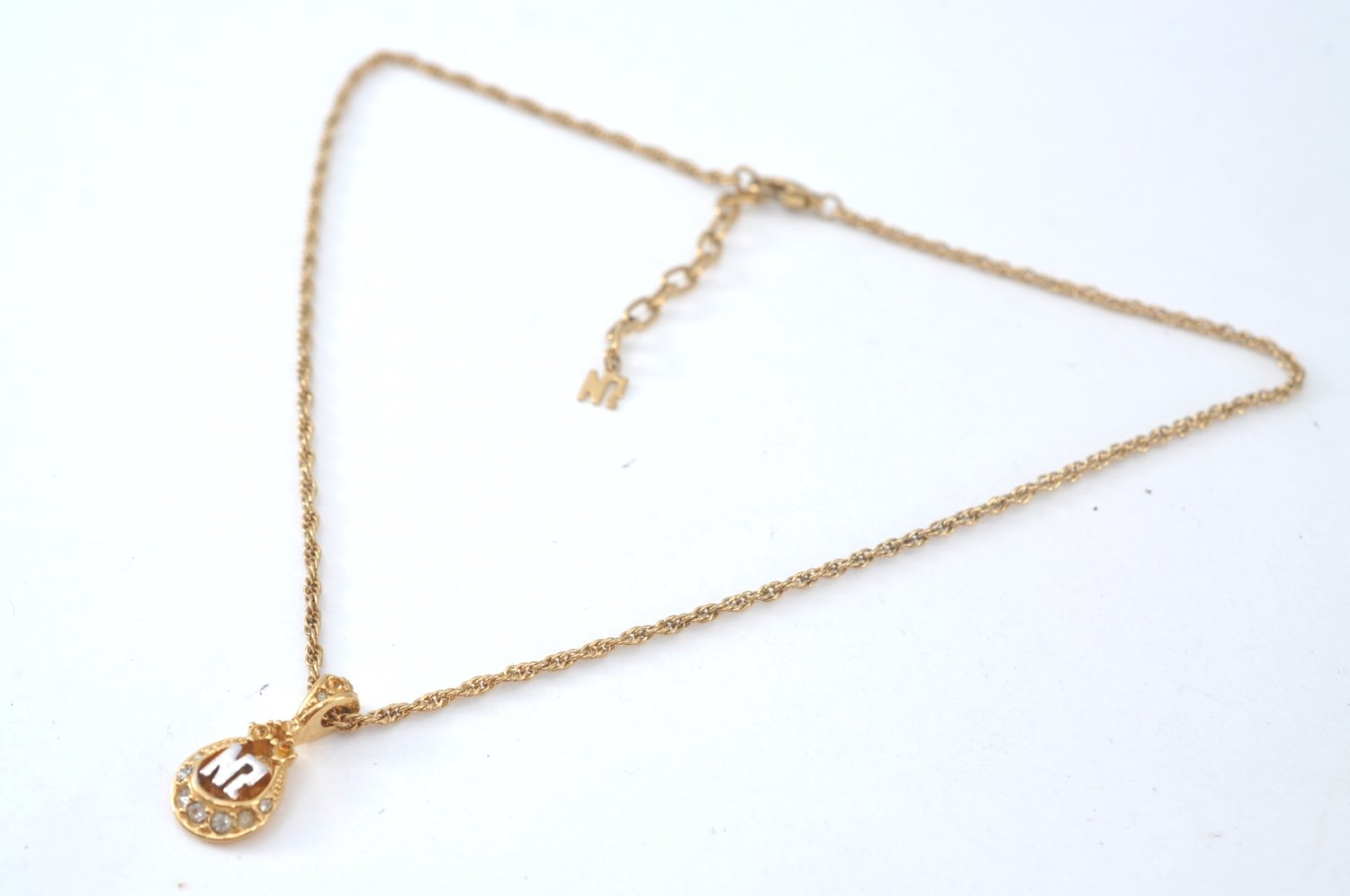 Authentic NINA RICCI Vintage Gold Tone Rhinestone Chain Pendant Necklace 0900J