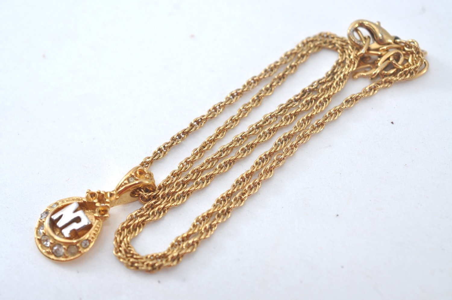 Authentic NINA RICCI Vintage Gold Tone Rhinestone Chain Pendant Necklace 0900J