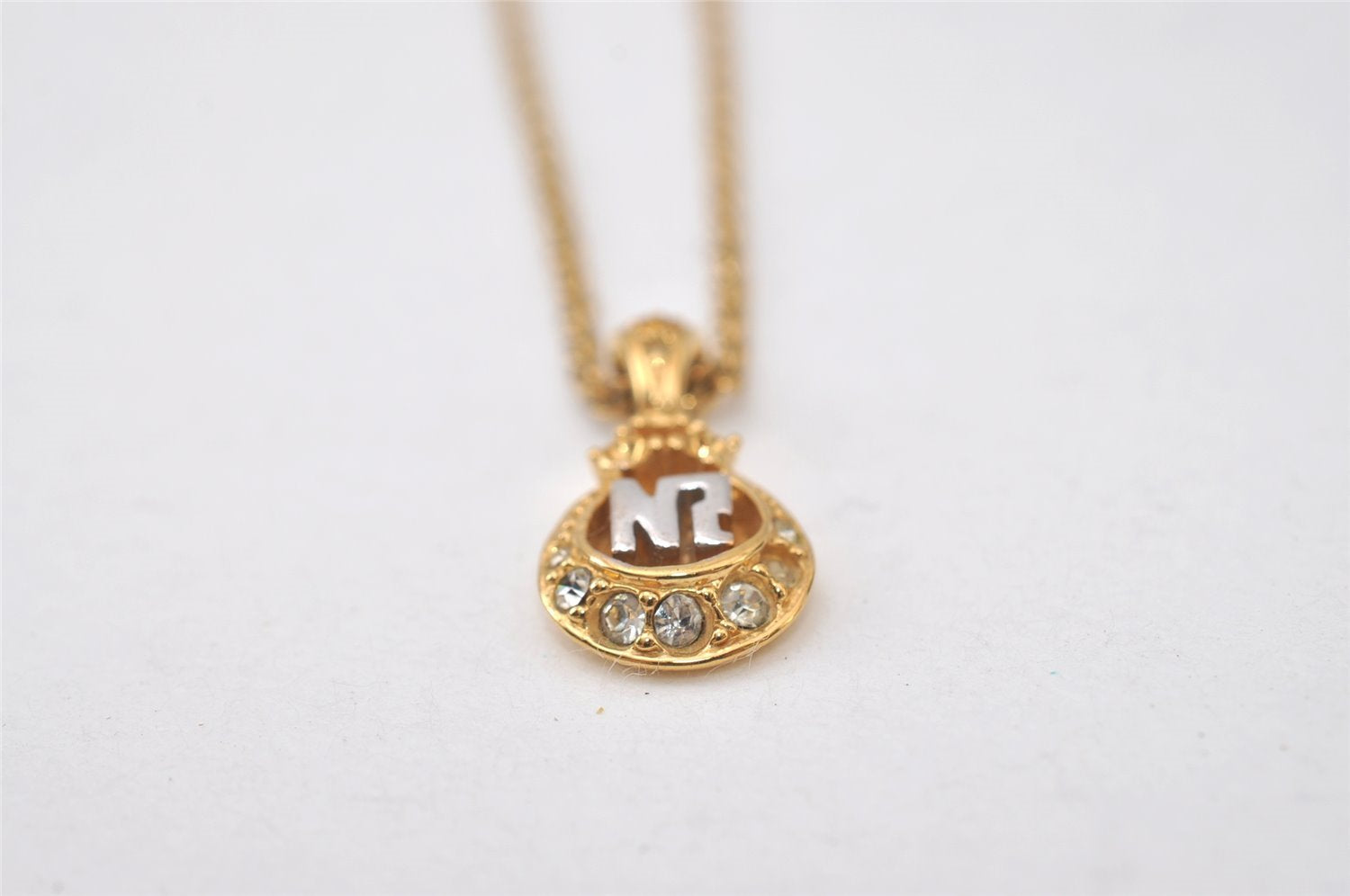 Authentic NINA RICCI Vintage Gold Tone Rhinestone Chain Pendant Necklace 0900J
