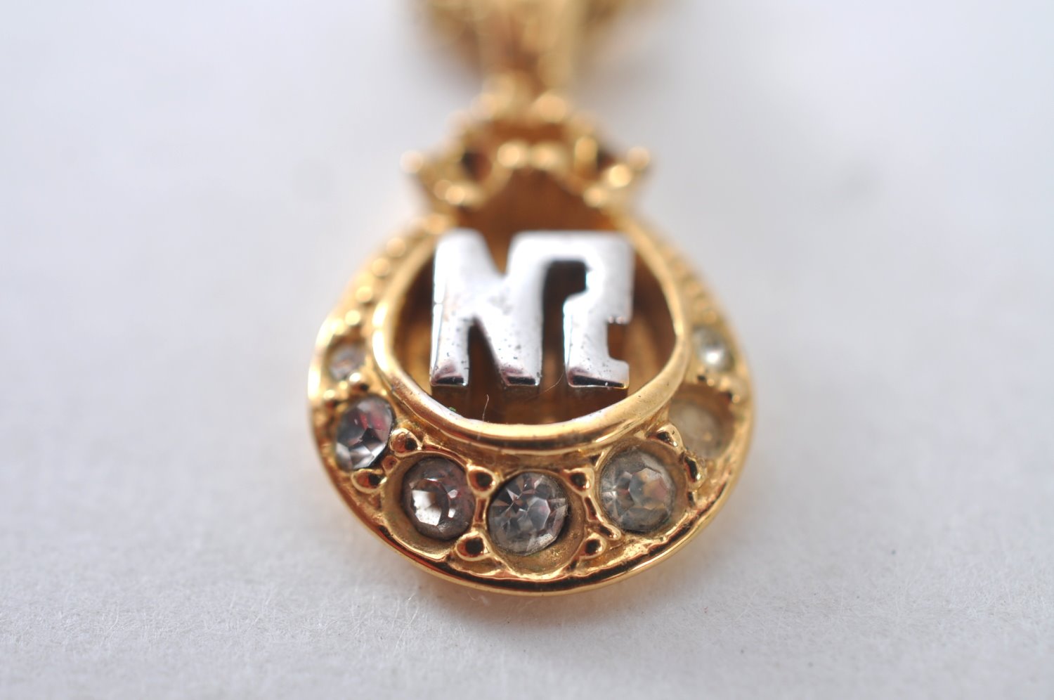 Authentic NINA RICCI Vintage Gold Tone Rhinestone Chain Pendant Necklace 0900J
