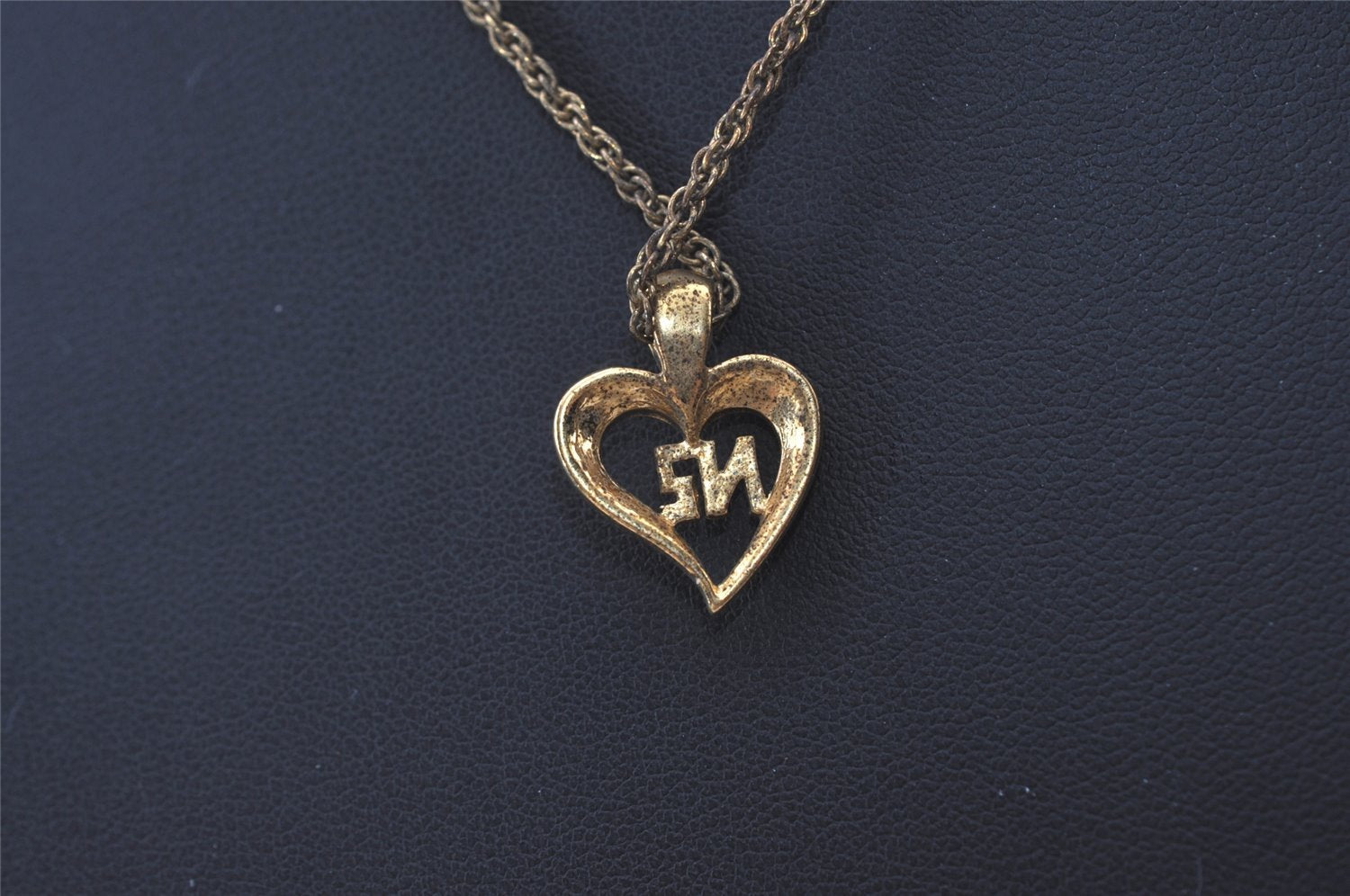 Authentic NINA RICCI Vintage Gold Tone Heart Motif Chain Pendant Necklace 0901J