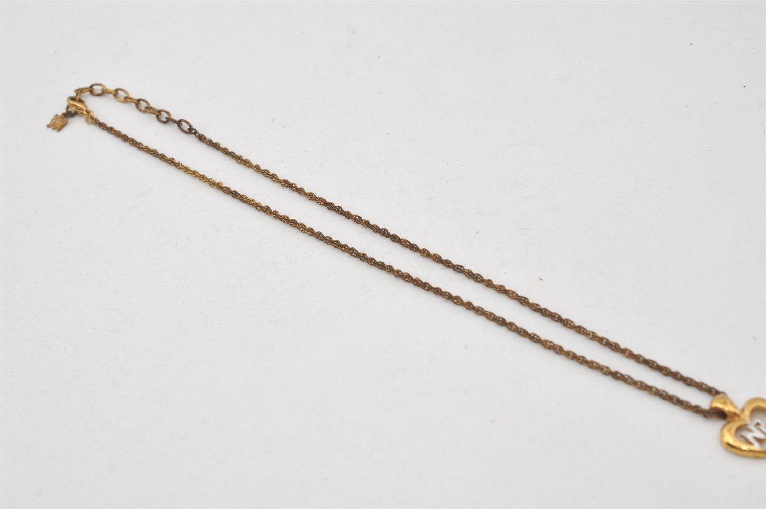 Authentic NINA RICCI Vintage Gold Tone Heart Motif Chain Pendant Necklace 0901J