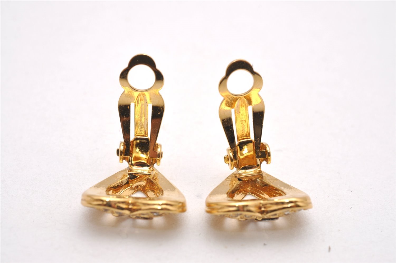 Authentic NINA RICCI Vintage Heart Motif Clip-on Rhinestone Earrings Gold 0904J