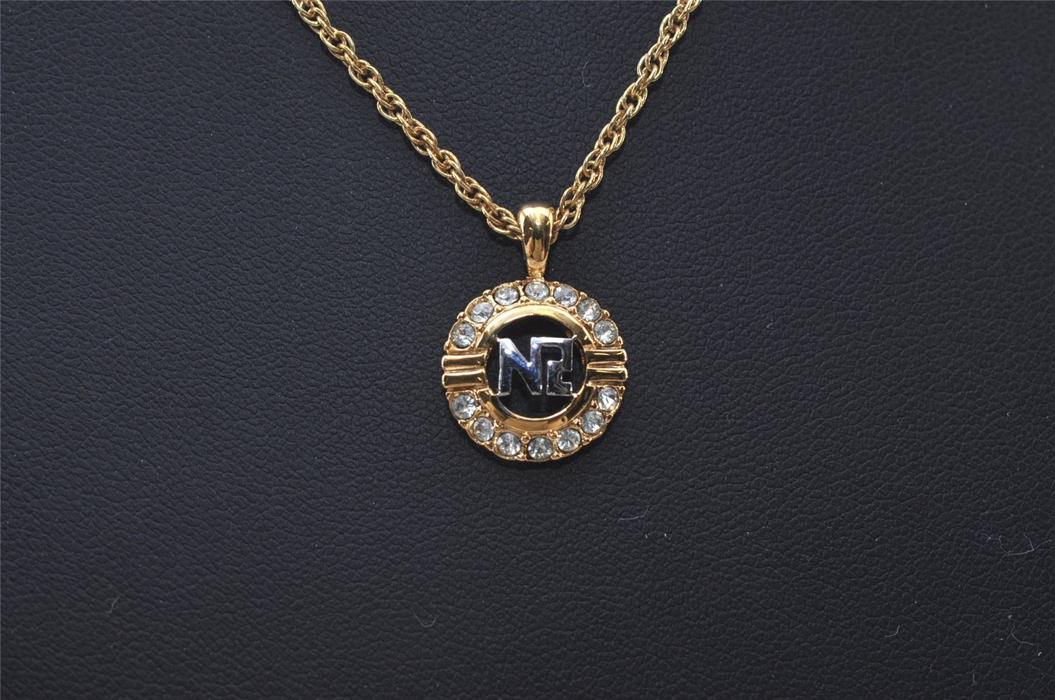 Authentic NINA RICCI Vintage Gold Tone Rhinestone Chain Pendant Necklace 0914J