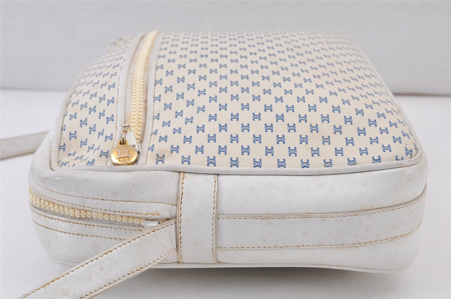 Authentic CELINE Macadam Blason Shoulder Cross Body Bag Leather White 0914K