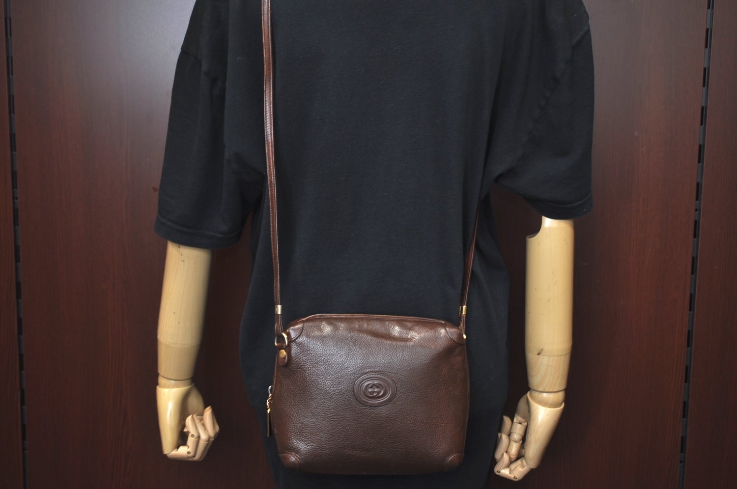 Authentic GUCCI Vintage Shoulder Cross Body Bag Purse Leather Brown 0920I