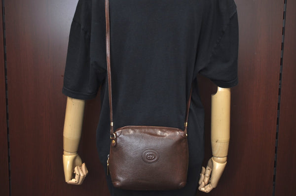 Authentic GUCCI Vintage Shoulder Cross Body Bag Purse Leather Brown 0920I