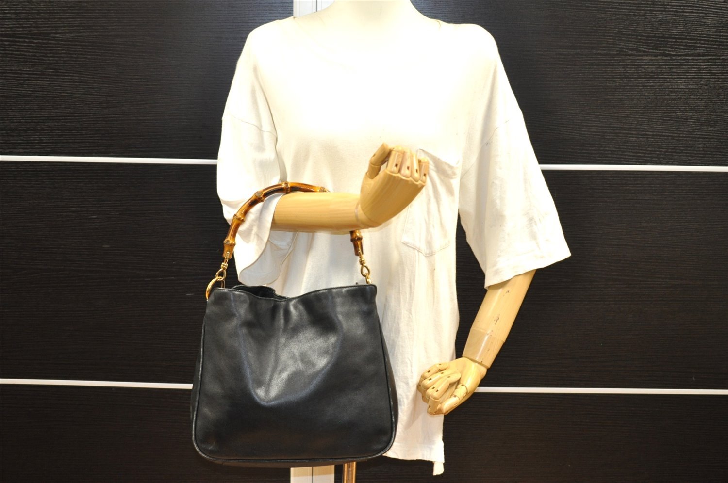 Authentic GUCCI Vintage Bamboo Shoulder Hand Bag Purse Leather Black 0921I