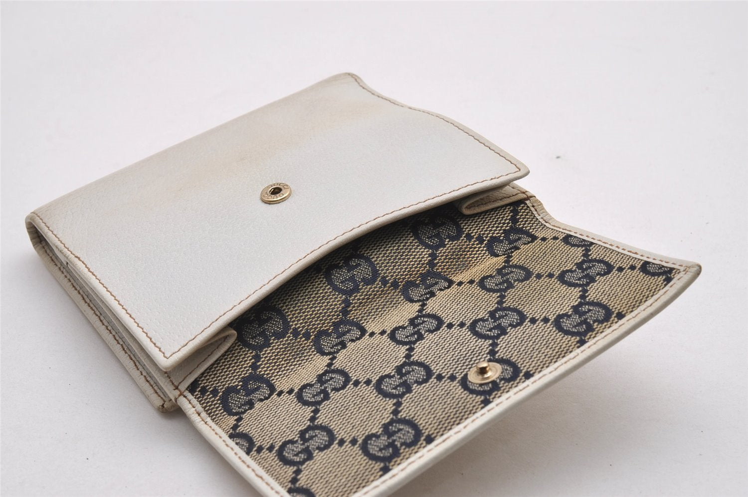 Authentic GUCCI Vintage Abbey Bifold Wallet Purse Leather 141411 White 0922J