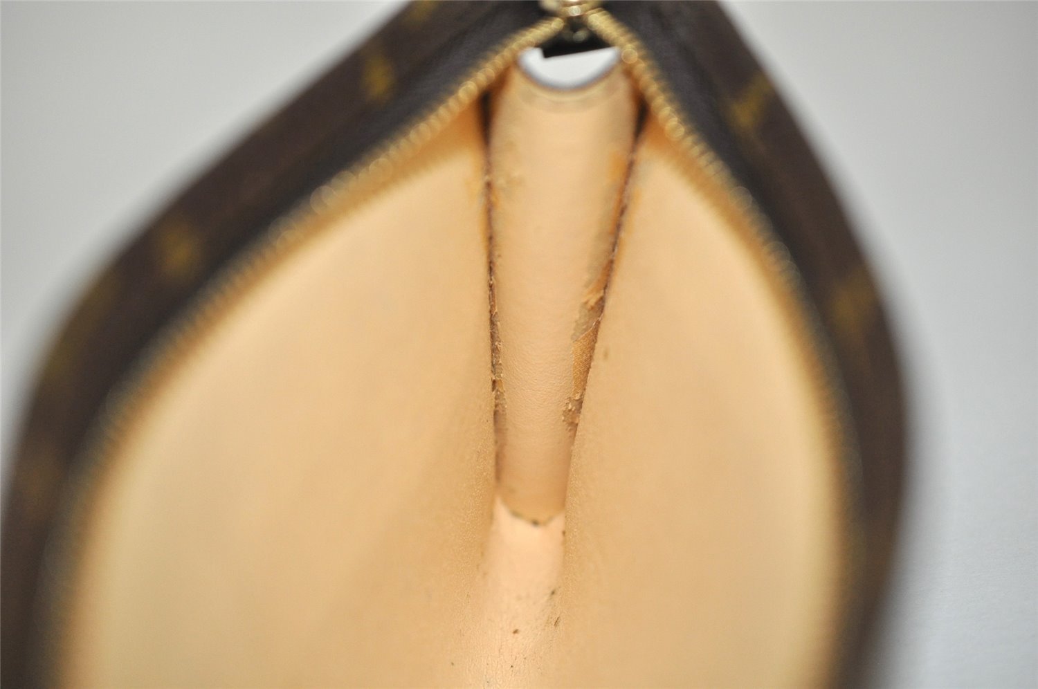 Authentic Louis Vuitton Monogram Pouch For Bucket GM LV 0926J