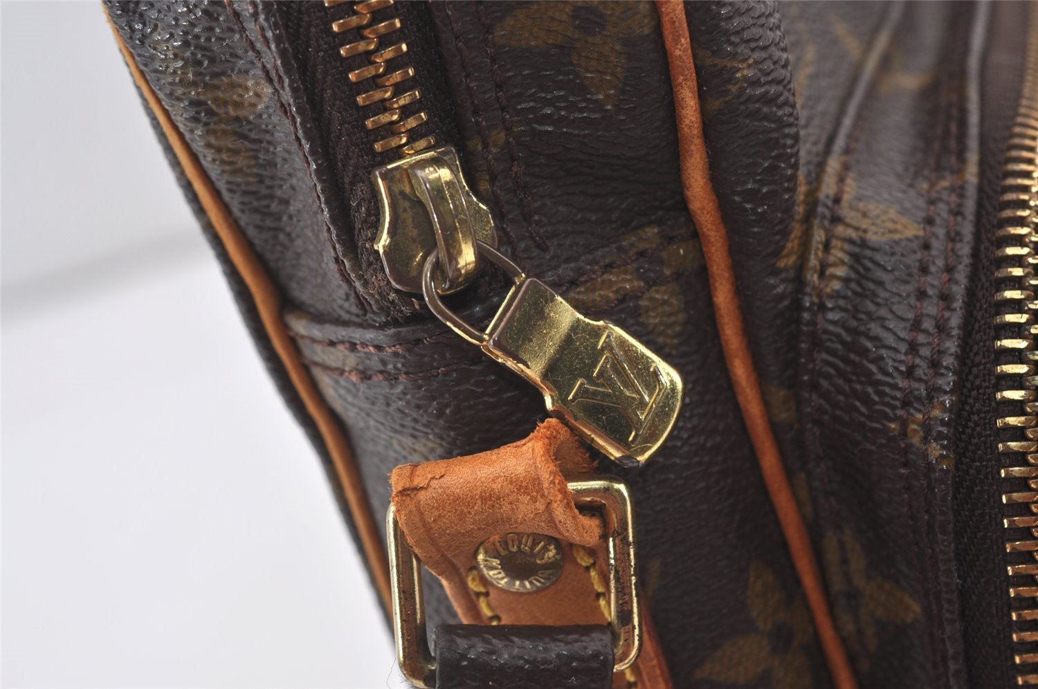 Authentic Louis Vuitton Monogram Amazone Shoulder Cross Body Bag M45236 LV 0930J