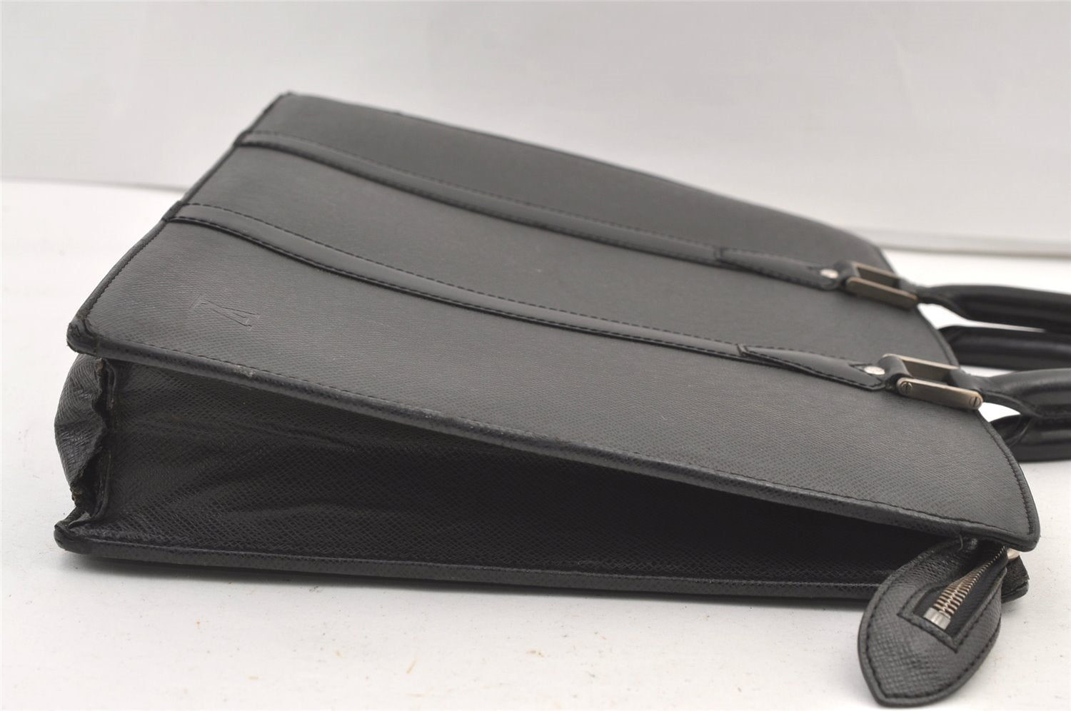 Auth Louis Vuitton Taiga Porte Documents Lozan 2Way Briefcase M30052 Black 0930K