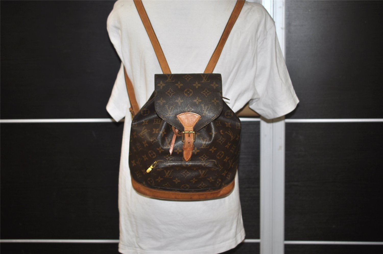 Authentic Louis Vuitton Monogram Montsouris MM Backpack M51136 LV 0931J