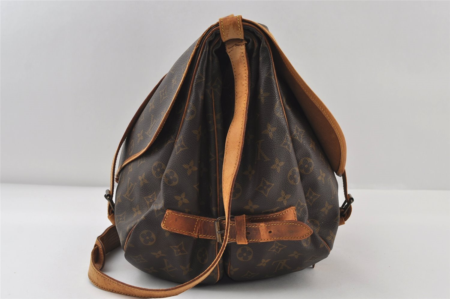 Authentic Louis Vuitton Monogram Saumur 43 Shoulder Cross Bag M42252 LV 0933J