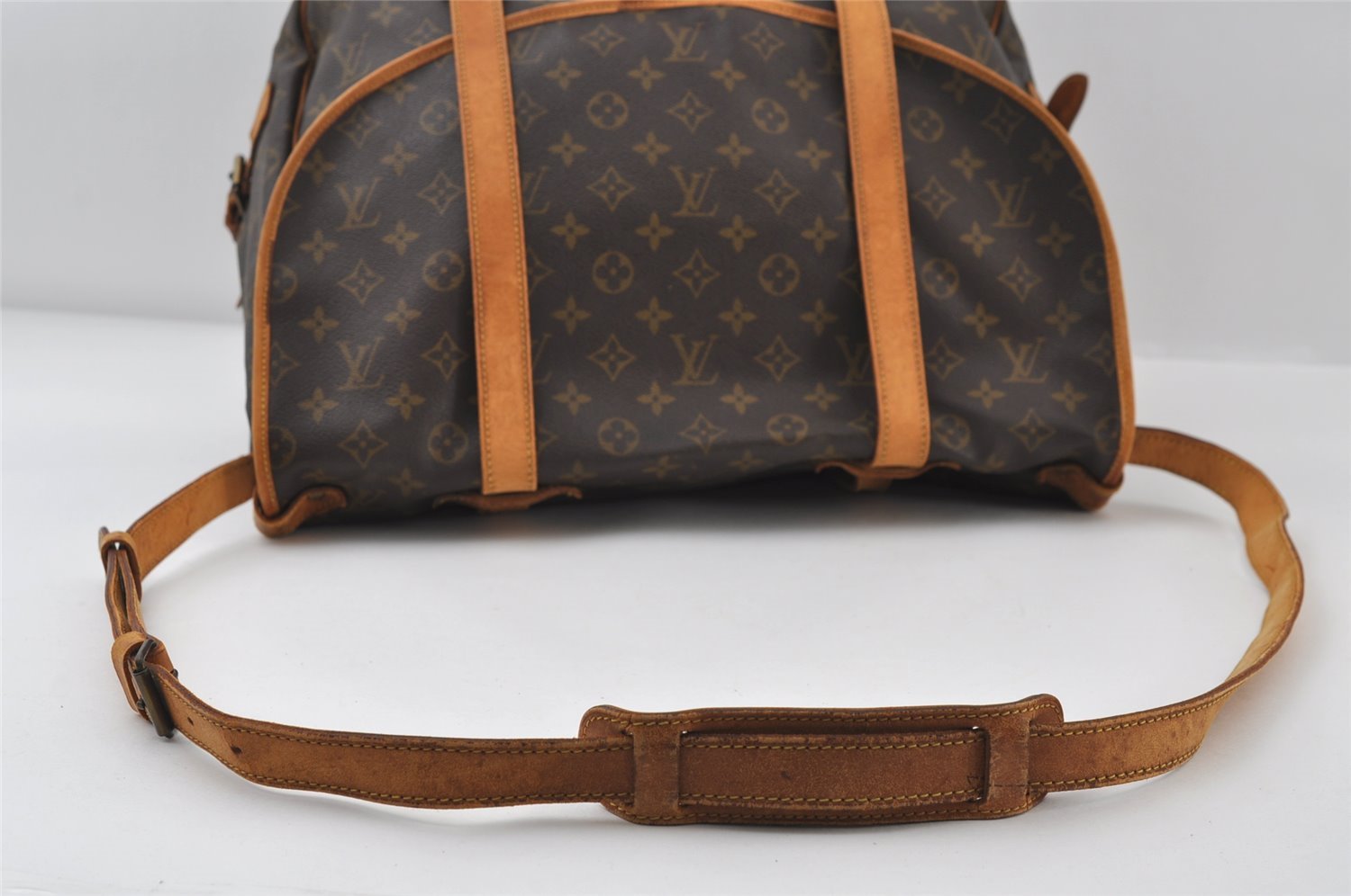 Authentic Louis Vuitton Monogram Saumur 43 Shoulder Cross Bag M42252 LV 0933J