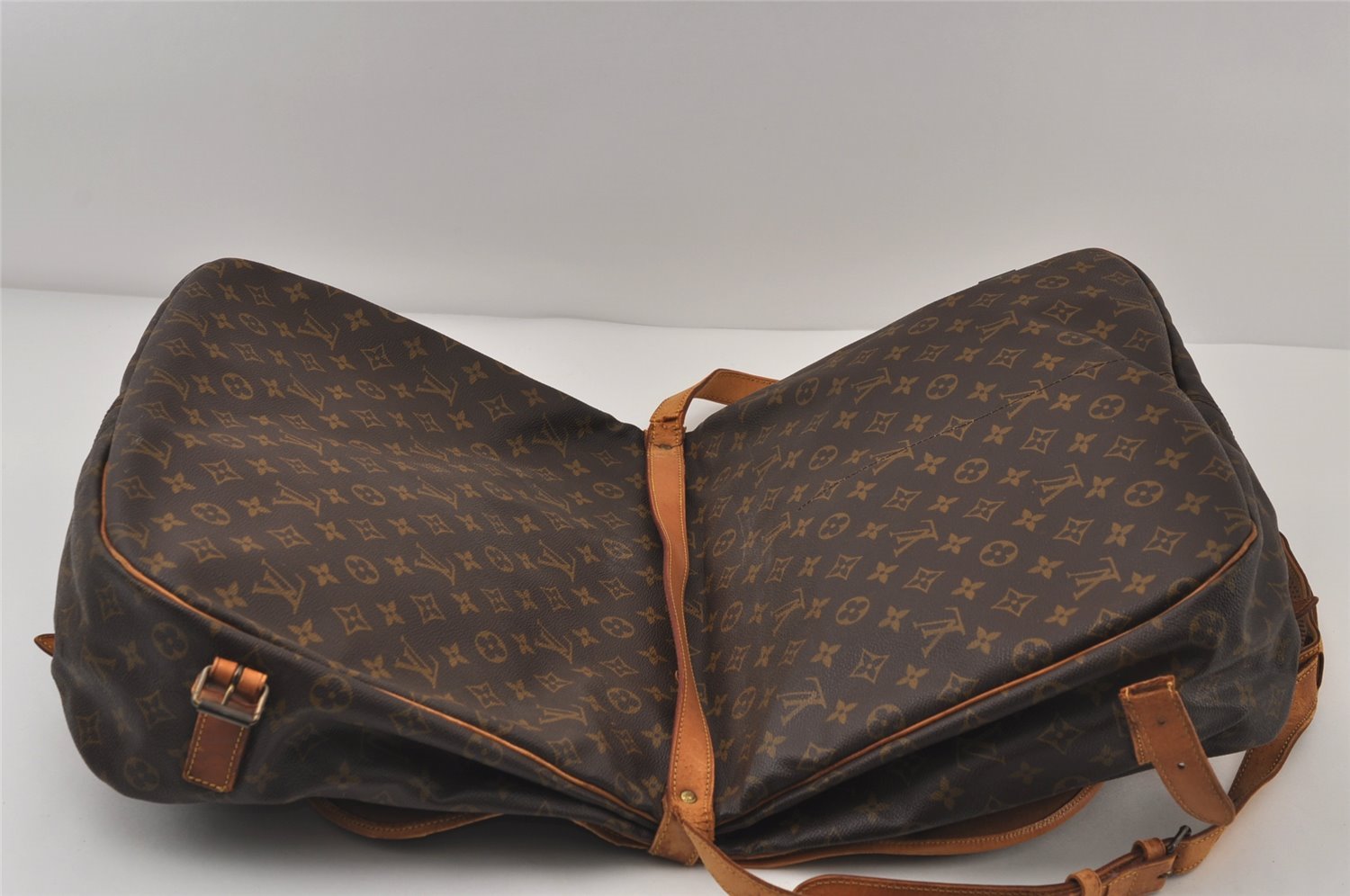 Authentic Louis Vuitton Monogram Saumur 43 Shoulder Cross Bag M42252 LV 0933J