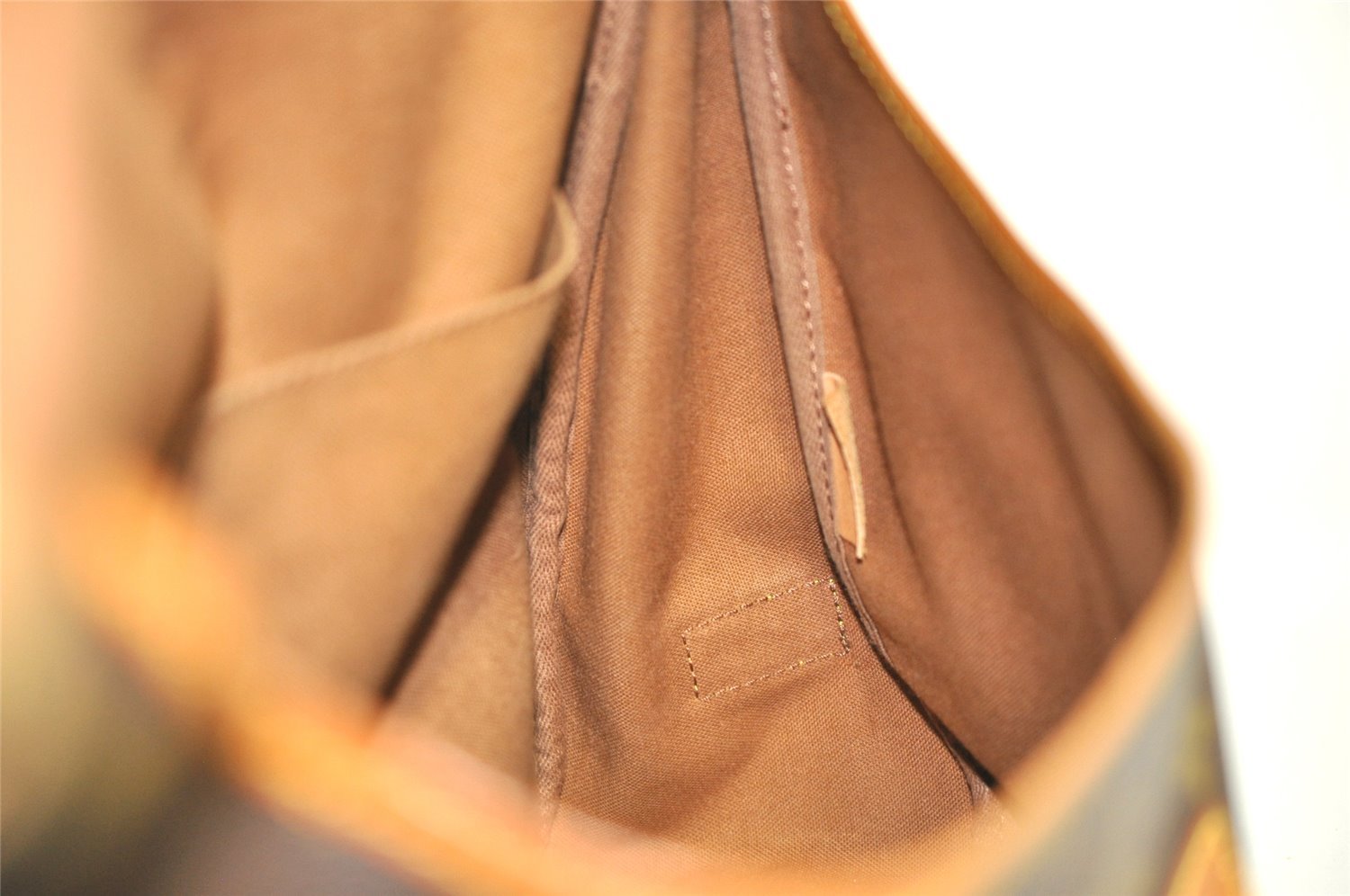 Authentic Louis Vuitton Monogram Saumur 43 Shoulder Cross Bag M42252 LV 0933J