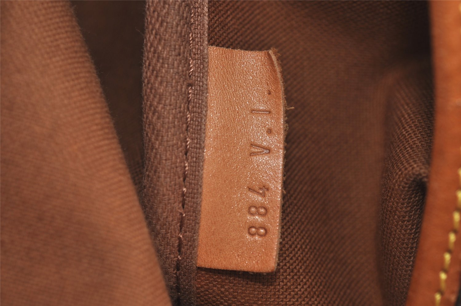 Authentic Louis Vuitton Monogram Saumur 43 Shoulder Cross Bag M42252 LV 0933J