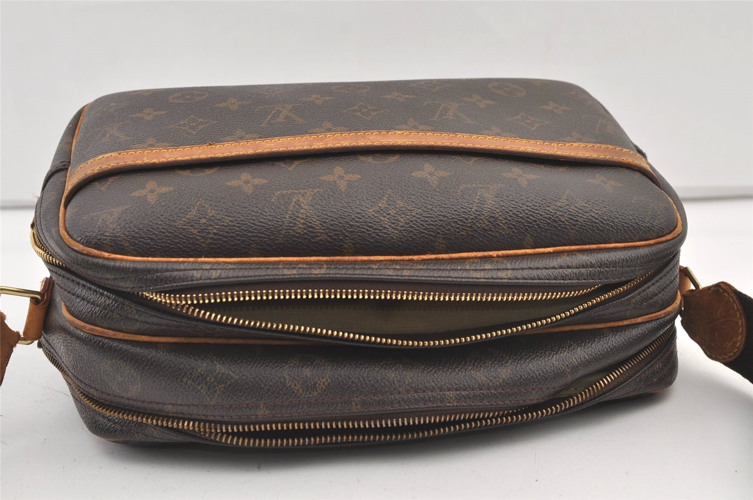 Auth Louis Vuitton Monogram Reporter PM Shoulder Cross Bag M45254 LV Junk 0933K