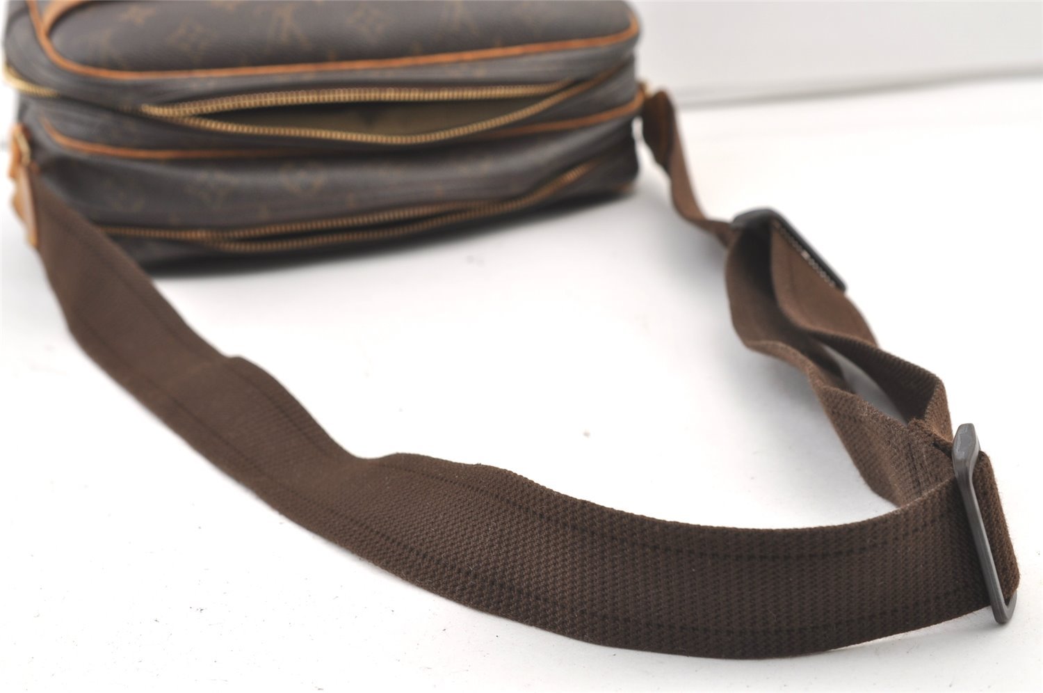 Auth Louis Vuitton Monogram Reporter PM Shoulder Cross Bag M45254 LV Junk 0933K