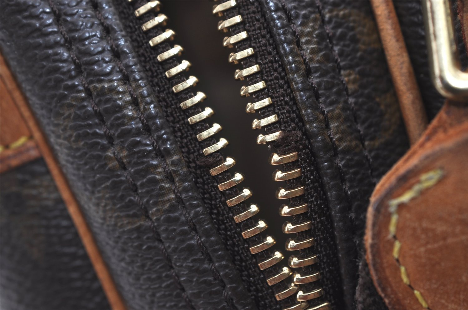 Auth Louis Vuitton Monogram Reporter PM Shoulder Cross Bag M45254 LV Junk 0933K