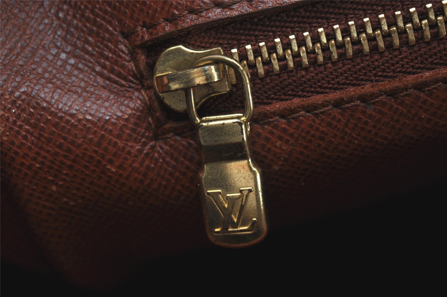 Authentic Louis Vuitton Monogram Nile Shoulder Cross Body Bag M45244 LV 0937I