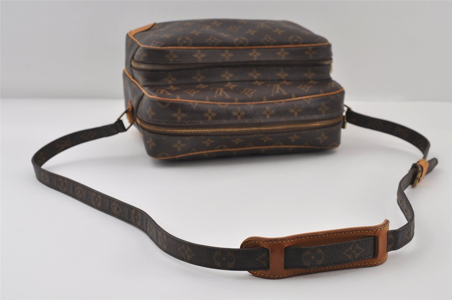 Authentic Louis Vuitton Monogram Nile Shoulder Cross Body Bag M45244 LV 0938J