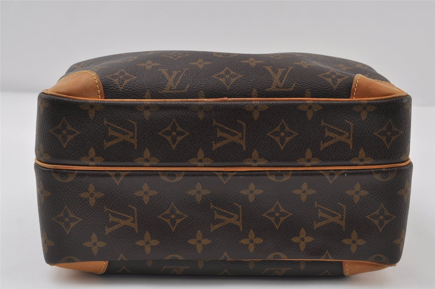 Authentic Louis Vuitton Monogram Nile Shoulder Cross Body Bag M45244 LV 0938J