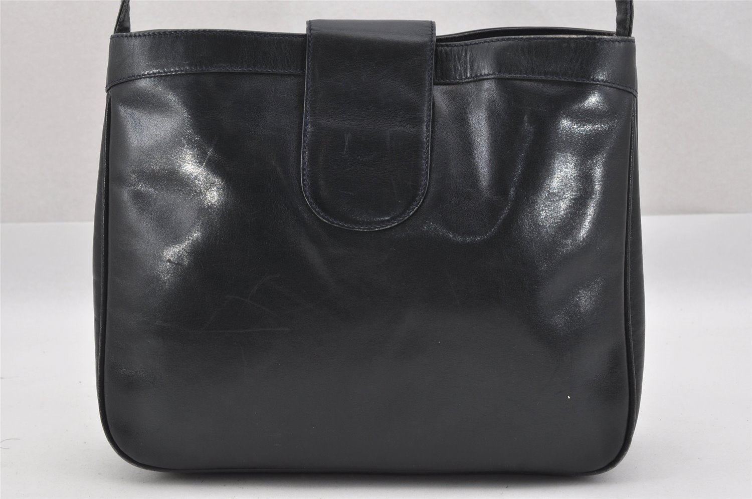 Authentic GUCCI Vintage Shoulder Bag Purse Leather Navy 0939J