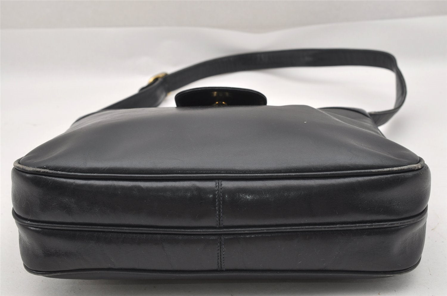 Authentic GUCCI Vintage Shoulder Bag Purse Leather Navy 0939J
