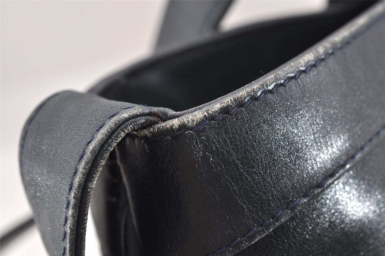 Authentic GUCCI Vintage Shoulder Bag Purse Leather Navy 0939J