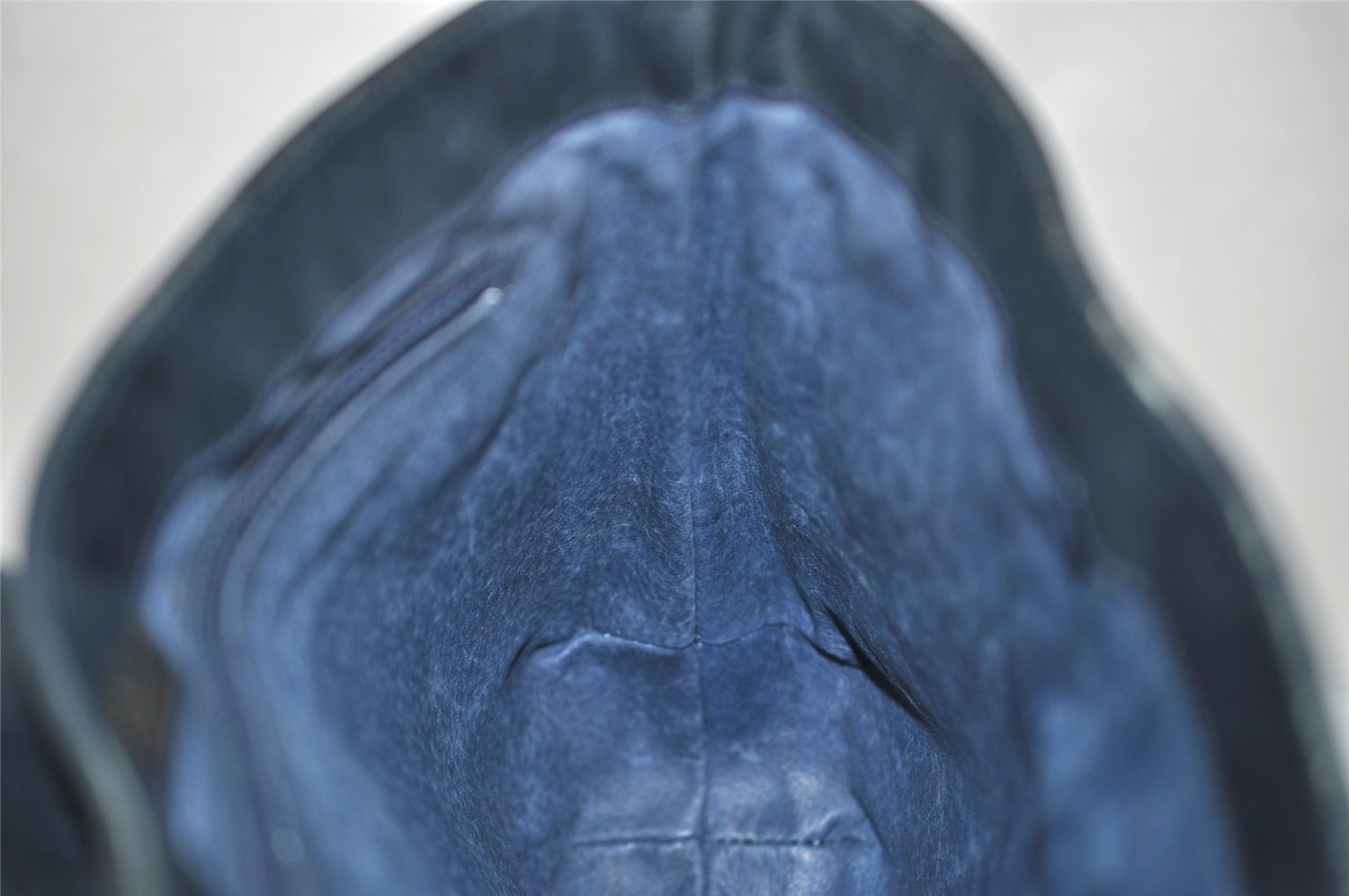 Authentic GUCCI Vintage Shoulder Bag Purse Leather Navy 0939J