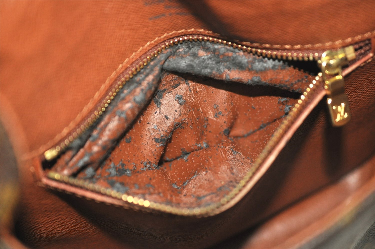 Authentic Louis Vuitton Monogram Saint Cloud MM M51243 Shoulder Cross Bag 0940J