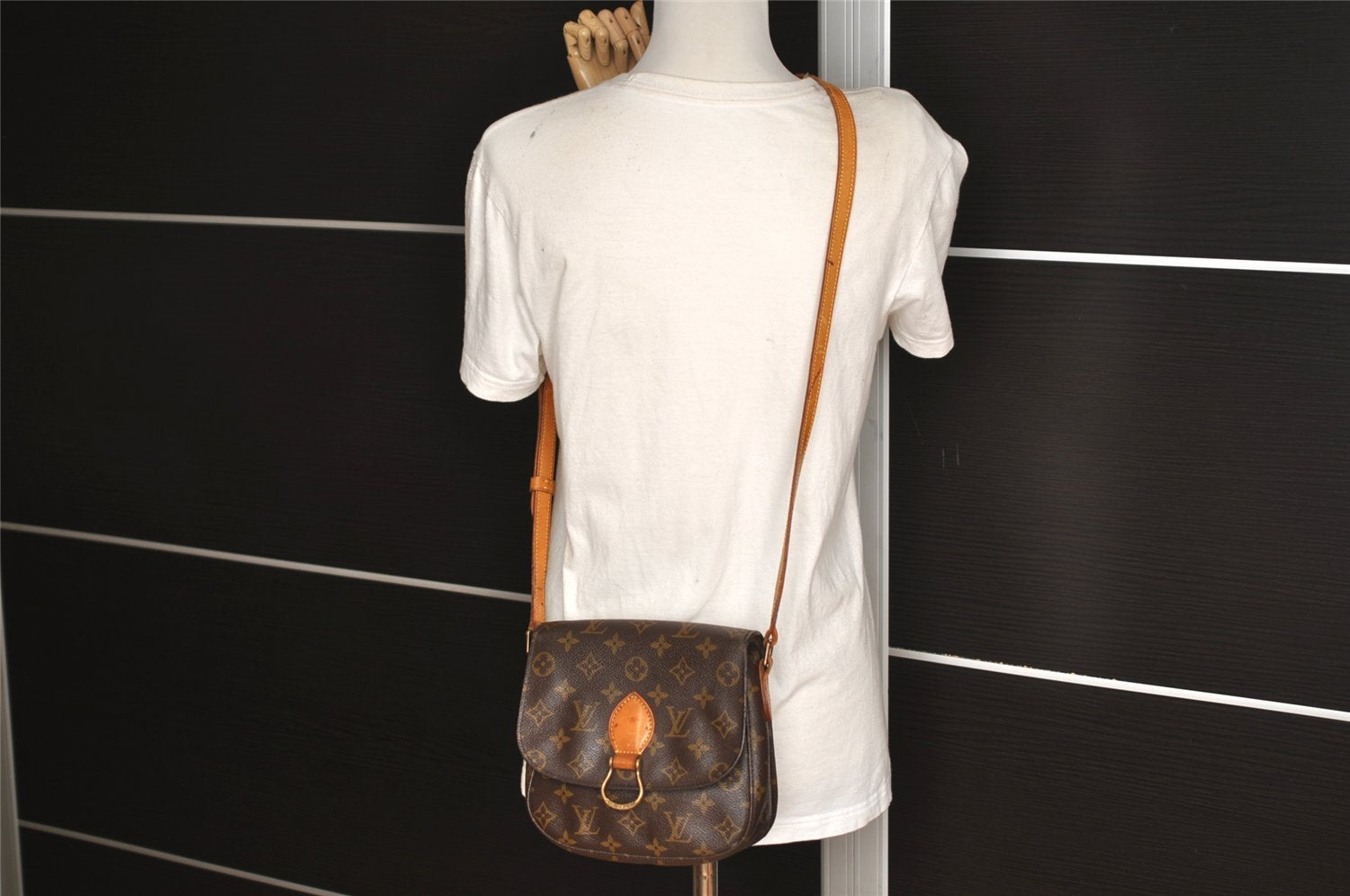 Authentic Louis Vuitton Monogram Saint Cloud MM M51243 Shoulder Cross Bag 0940J