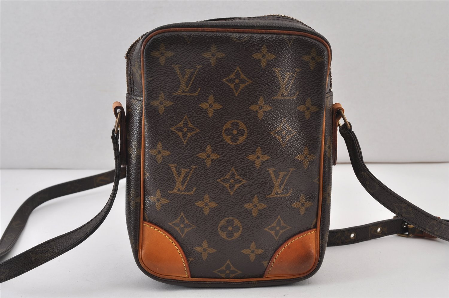 Authentic Louis Vuitton Monogram Amazone Shoulder Cross Bag M45236 Junk 0941K