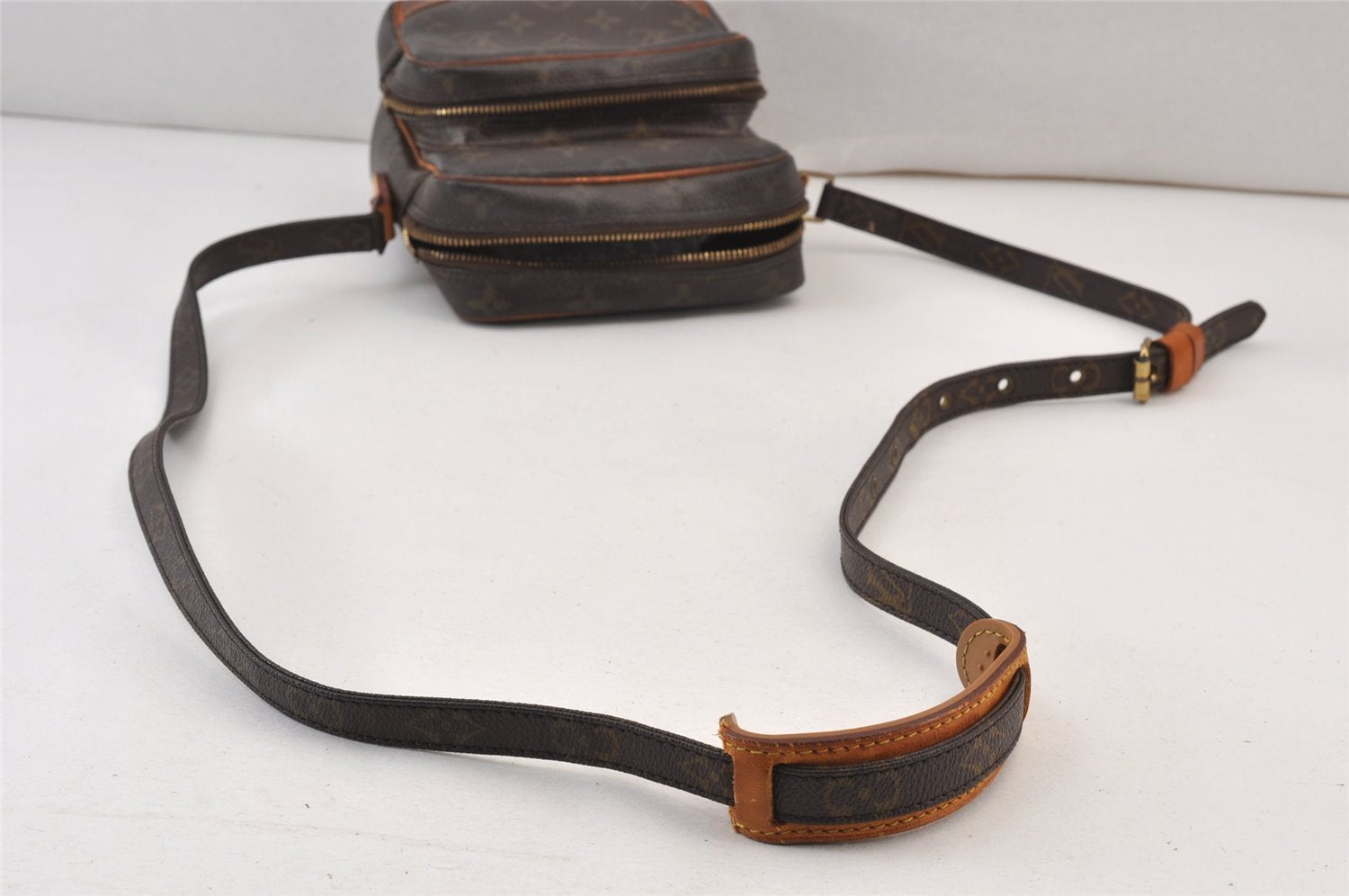 Authentic Louis Vuitton Monogram Amazone Shoulder Cross Bag M45236 Junk 0941K