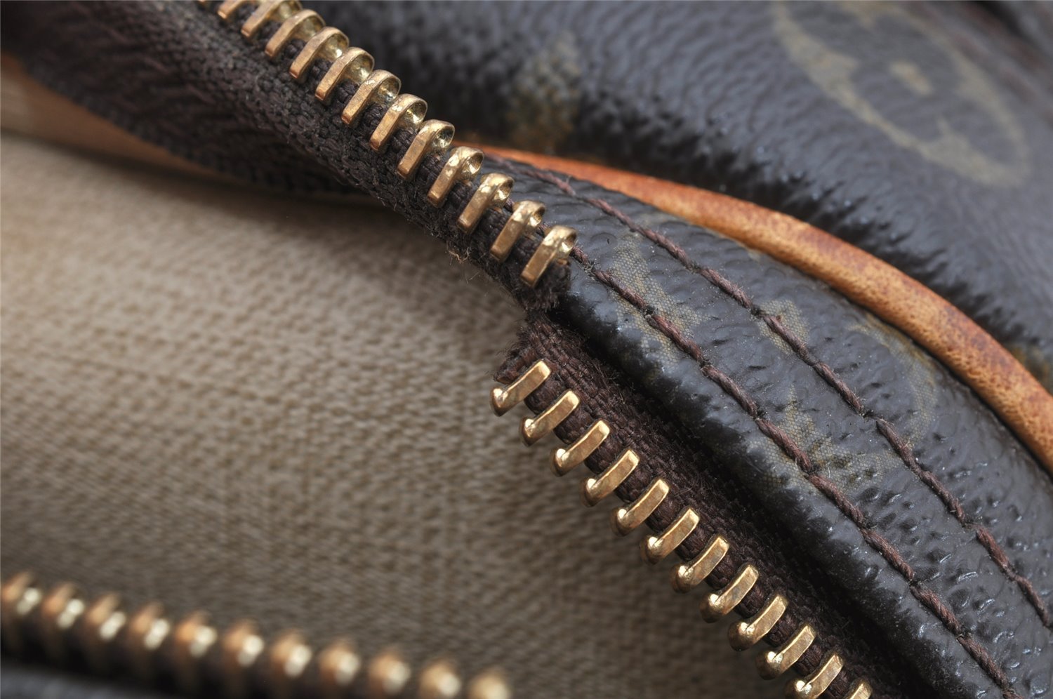 Auth Louis Vuitton Monogram Reporter PM Shoulder Cross Bag M45254 LV Junk 0944K