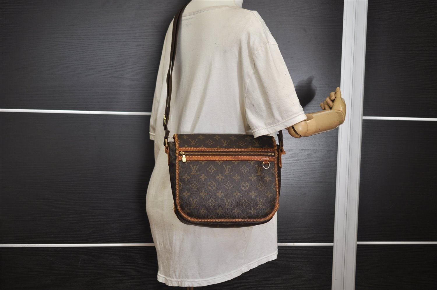 Auth Louis Vuitton Monogram Messenger Bosphore PM Shoulder Bag M40106 LV 0946I
