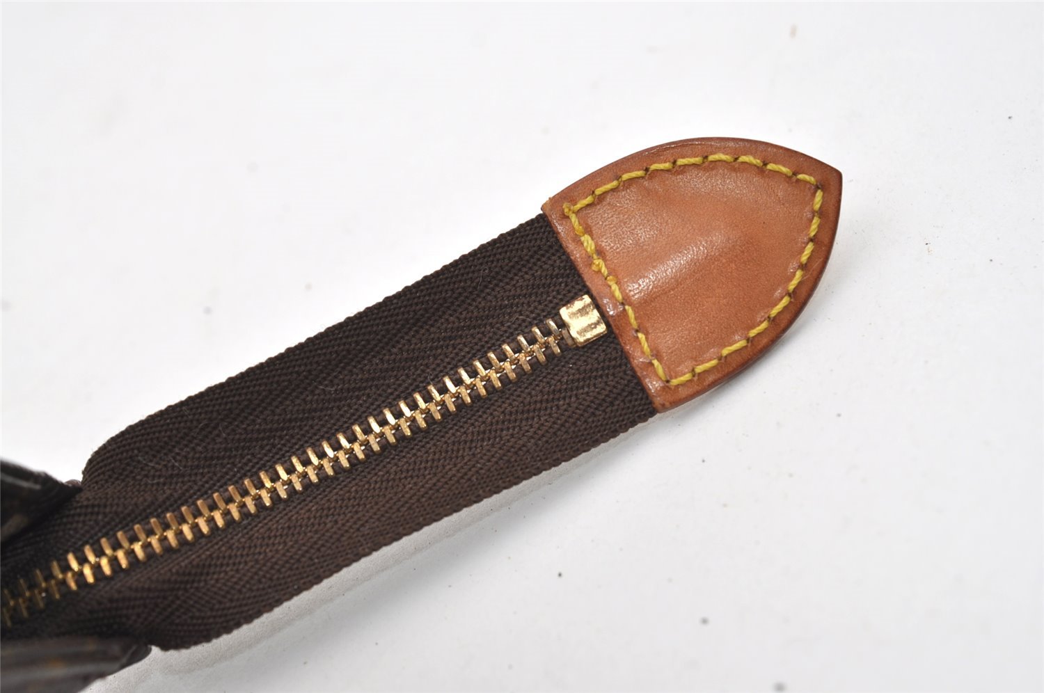 Authentic Louis Vuitton Monogram Poche Toilette 19 M47544 Cosmetics Pouch 0947J